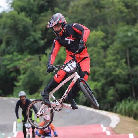 Campeonato Paulista de BMX começa com trespontanos na pista 