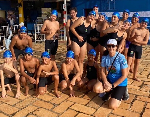 Nadadores do TOC com a professora Renata