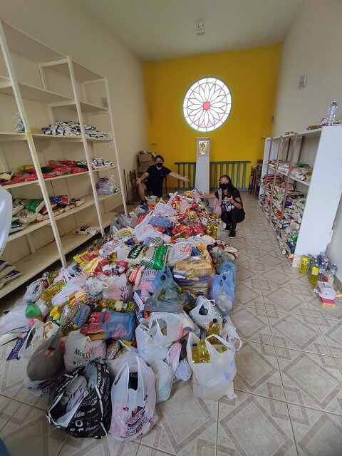 Interact TP arrecadação alimentos para a Vila Vicentina  