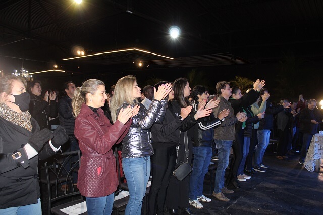 Público aplaude Prof. Gretz 