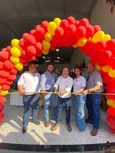 Cocatrel inaugura nova loja em Santo Antônio do Amparo