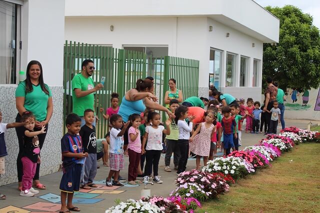 Papai Noel dos Correios entrega presentes de Natal para mais de 200 crianças em Três Pontas