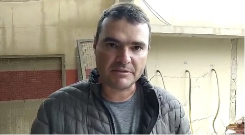 Moradores deixam seus apartamentos após desabamento de muro e trincas surgirem na garagem de prédio em Três Pontas