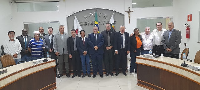 Moção de Aplausos: Câmara reconhece contribuições de João Victor Mendes à comunidade trespontana