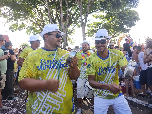 Camisa 10 e Batucada Tambanauê fecham o Carnaval de Três Pontas