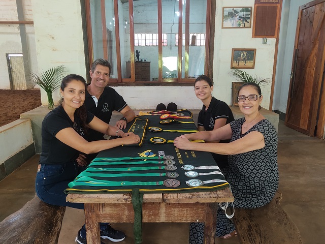 Helena, de Três Pontas, brilha nas rédeas da vitória: conquista o topo do Ranking Nacional de Hipismo Adestramento