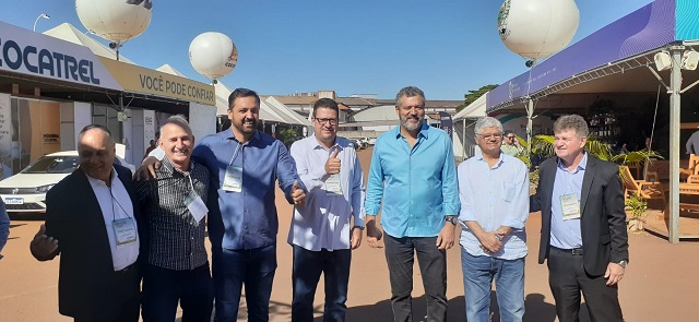 Vereador Luciano Reis Diniz participa da abertura oficial da Expocafé em Três Pontas