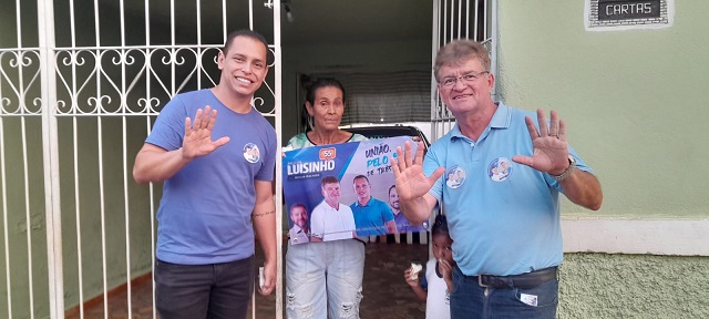 Luisinho e Maycon Machado recebem o carinho das pessoas em reuniões e caminhadas pelos bairros