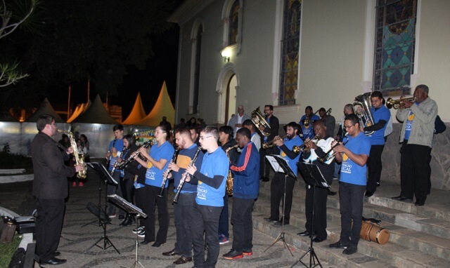 Corporação Musical Luis Antônio Ribeiro encerra a primeira noite do Natal da Harmonia em Três Pontas