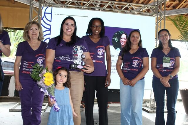 Cocatrel exalta a força feminina no Prêmio Melhores Cafés Cafeína Safra 2024/2025