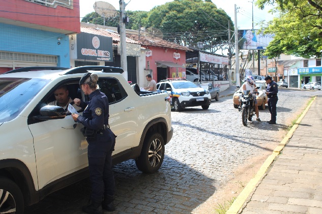 Blitz educativas de trânsito estão sendo realizadas em Três Pontas