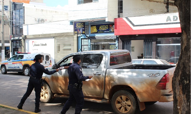 Blitz educativas de trânsito estão sendo realizadas em Três Pontas