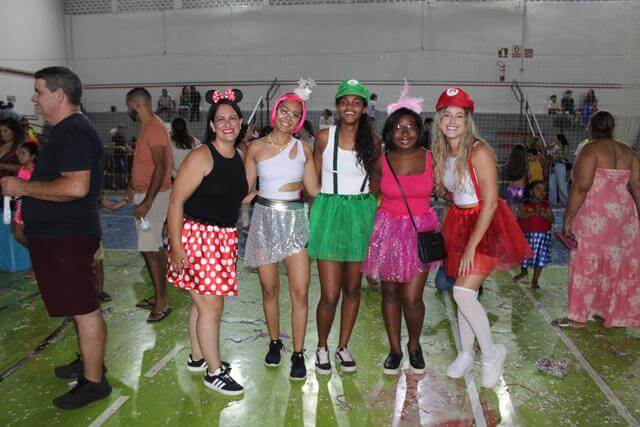 Carnaval das Escolinhas no TOC: alegria e solidariedade marcam a festa