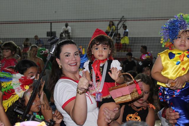 Carnaval das Escolinhas no TOC: alegria e solidariedade marcam a festa