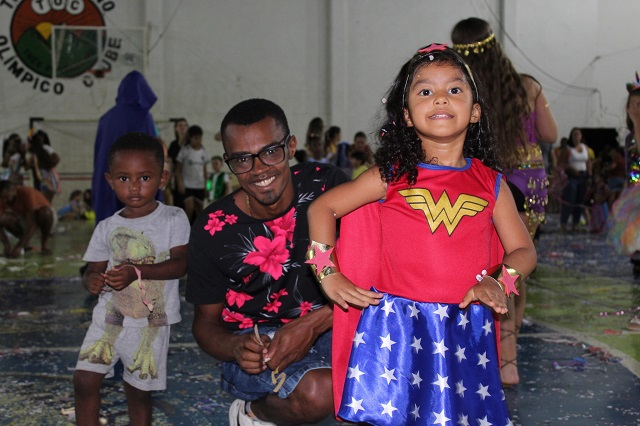 Carnaval das Escolinhas no TOC: alegria e solidariedade marcam a festa