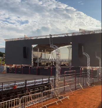 Ônibus de Hugo e Guilherme é visto em Três Pontas e aumenta expectativa para o Rodeio Festival