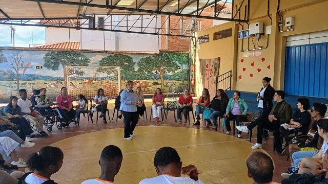 Câmara realiza visita à Apae