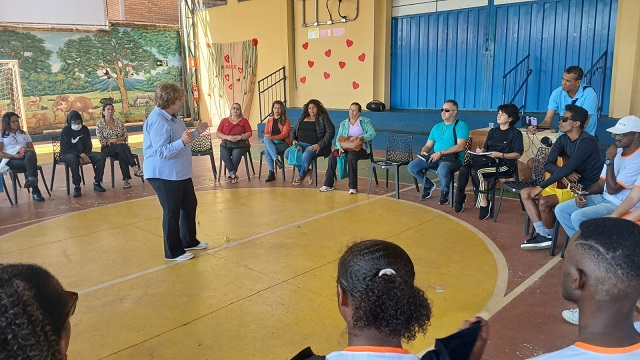 Câmara realiza visita à Apae