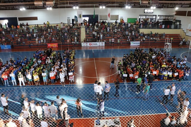Abertura da Copa do Trabalhador tem ginásio renovado, homenagem emocionante e premiação inédita