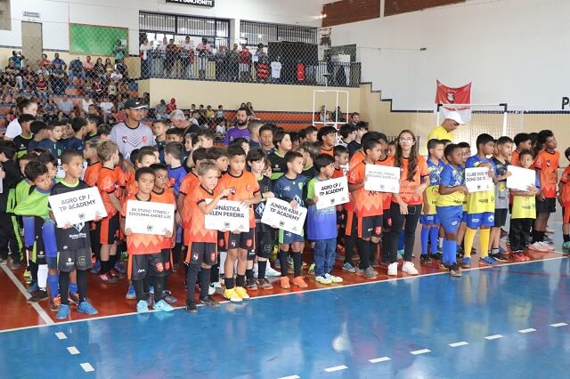 Abertura da Copa do Trabalhador tem ginásio renovado, homenagem emocionante e premiação inédita