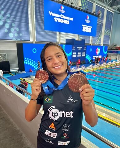 Áddilla Caroline conquista medalhas de Bronze no Mundial de Natação Master em Singapura