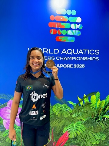 Áddilla Caroline conquista medalhas de Bronze no Mundial de Natação Master em Singapura