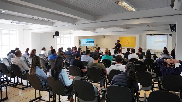 Cocatrel realiza programa de formação cooperativista