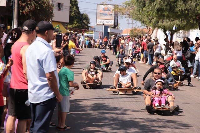 Trolada das Virtudes abre Festa do Padre Victor com alegria, fé e tradição em Três Pontas