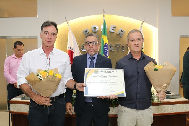 Câmara realiza entrega emocionante de Moções de Aplausos