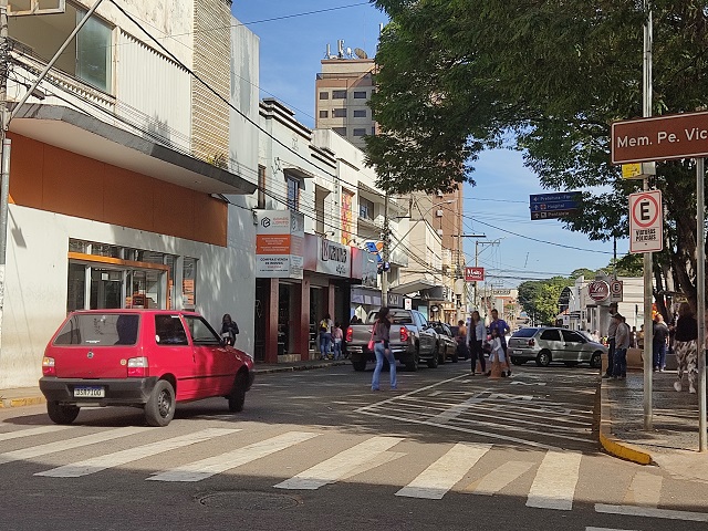 Comércio de Três Pontas: confira os horários e se organize para o Réveillon