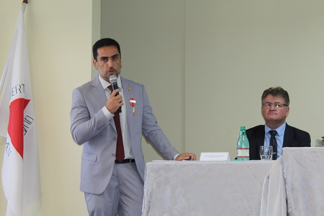 Dr. Gustavo Gomes  recebe Medalha Desembargador Hélio Costa 