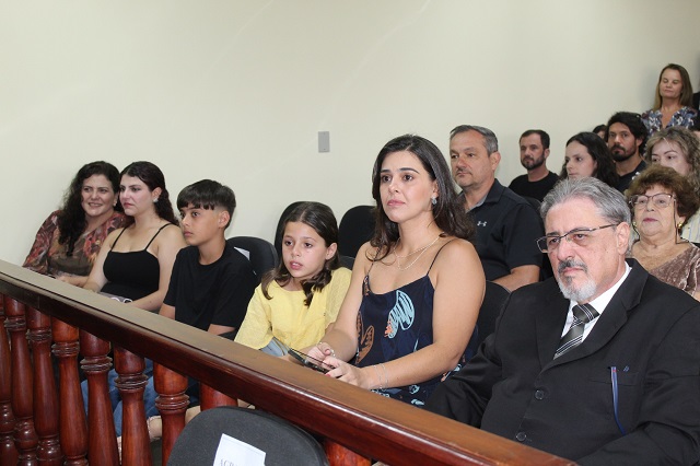 Dr. Gustavo Gomes  recebe Medalha Desembargador Hélio Costa 