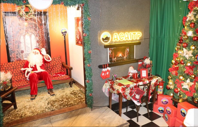 Natal Mágico ACAITP encerra temporada com sorteio da Scooter, despedida do Papai Noel e revelação da Vitrine Mágica