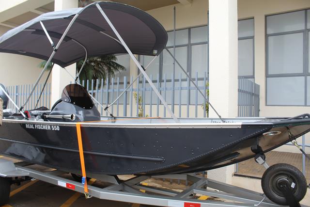 Deputado Caixa cumpre agenda em Três Pontas ao lado de Diego Andrade e entrega embarcação à PM de Meio Ambiente 