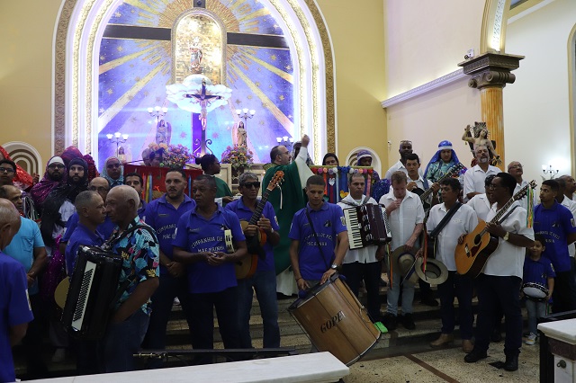 Encontro das Folias de Reis mantém viva a fé e a cultura popular em Três Pontas