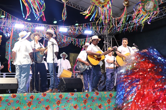 Encontro das Folias de Reis mantém viva a fé e a cultura popular em Três Pontas