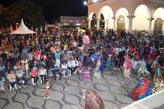 Encontro das Folias de Reis mantém viva a fé e a cultura popular em Três Pontas