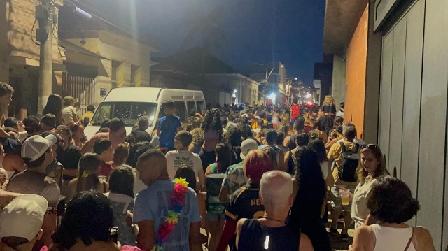 É terça de Carnaval: em Três Pontas, o axé do Batom na Cueca encerra a festa