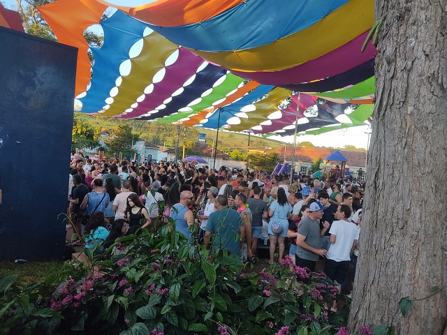 É domingo de Carnaval: tradição e novos ritmos marcam o segundo dia de festa em Três Pontas