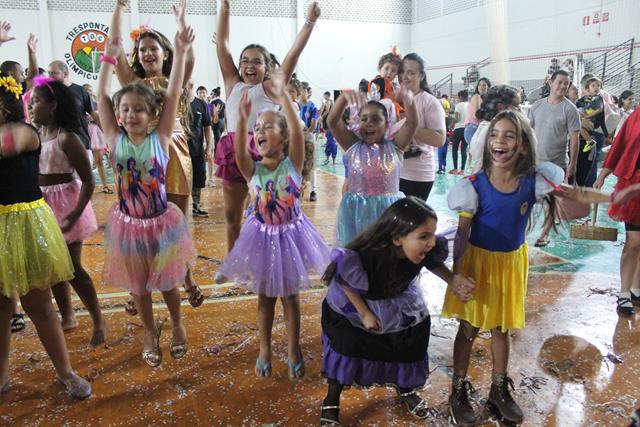 Carnaval das Escolinhas 2026 no TOC