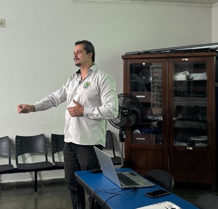 Destinação correta do lixo e dos recicláveis é responsabilidade de todos, destaca palestra na ACAITP