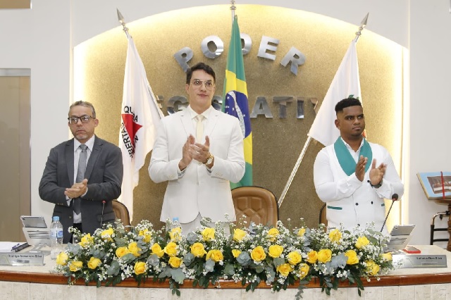 Em sessão solene, Câmara de Três Pontas realiza entrega de Moções de Aplausos