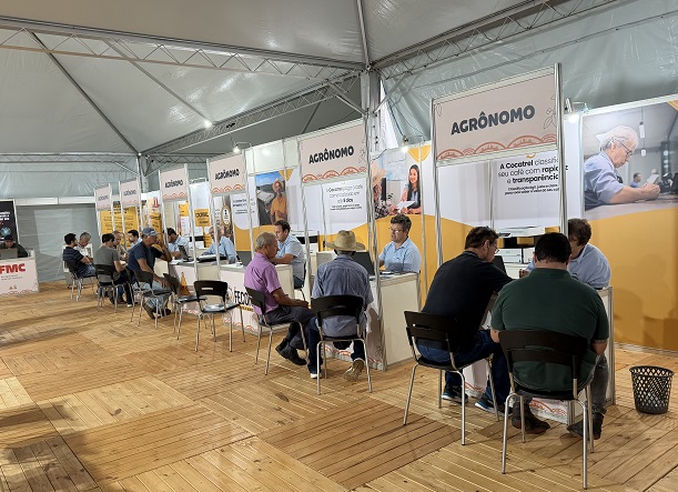 Fecon 2026 começa com grande movimento e reúne condições imperdíveis para o produtor rural