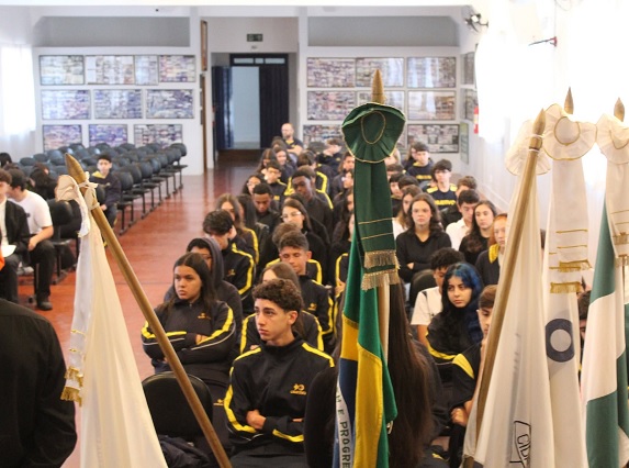 Política - Eleições 2026 na Escola Coração de Jesus elegem Gabriel e Maria Gabriela