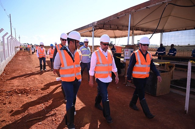 Alexandre Silveira visita Três Pontas após participar da assinatura de novos termos de cooperação para obras de saneamento em 37 municípios em Minas Gerais